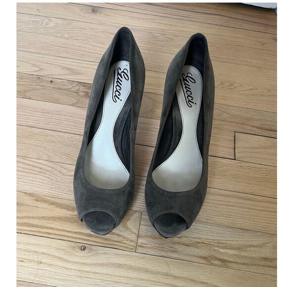 Gucci Women's 38.5 Heels Open Toe Pumps Suede Olive Green Taupe FLAWED Sz 8.5 - Picture 2 of 16